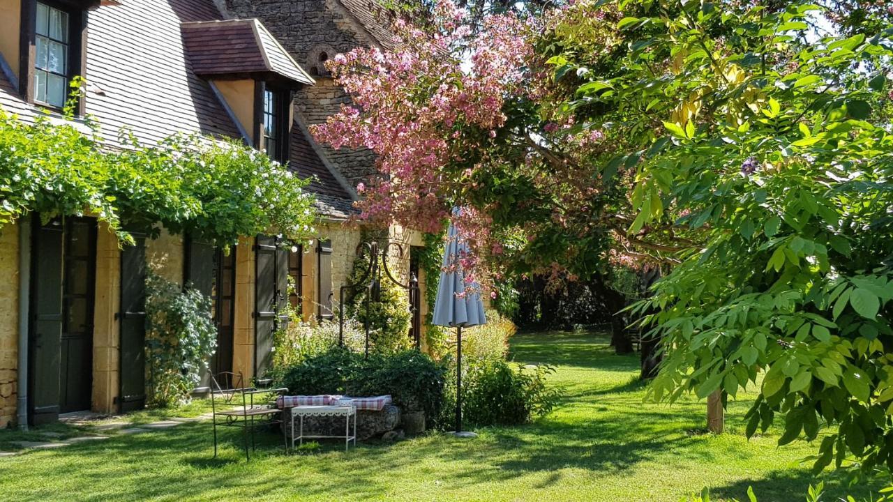 Hotel Les Granges Hautes à Saint-Crépin-et-Carlucet Extérieur photo